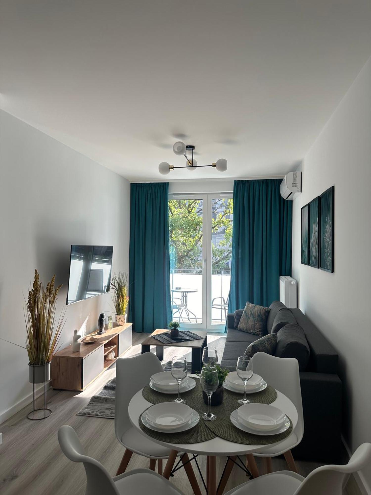 Skytravel 26 Apartament Pileckiego Nowy Dwor Mazowiecki Airport Modlin 24H Extérieur photo
